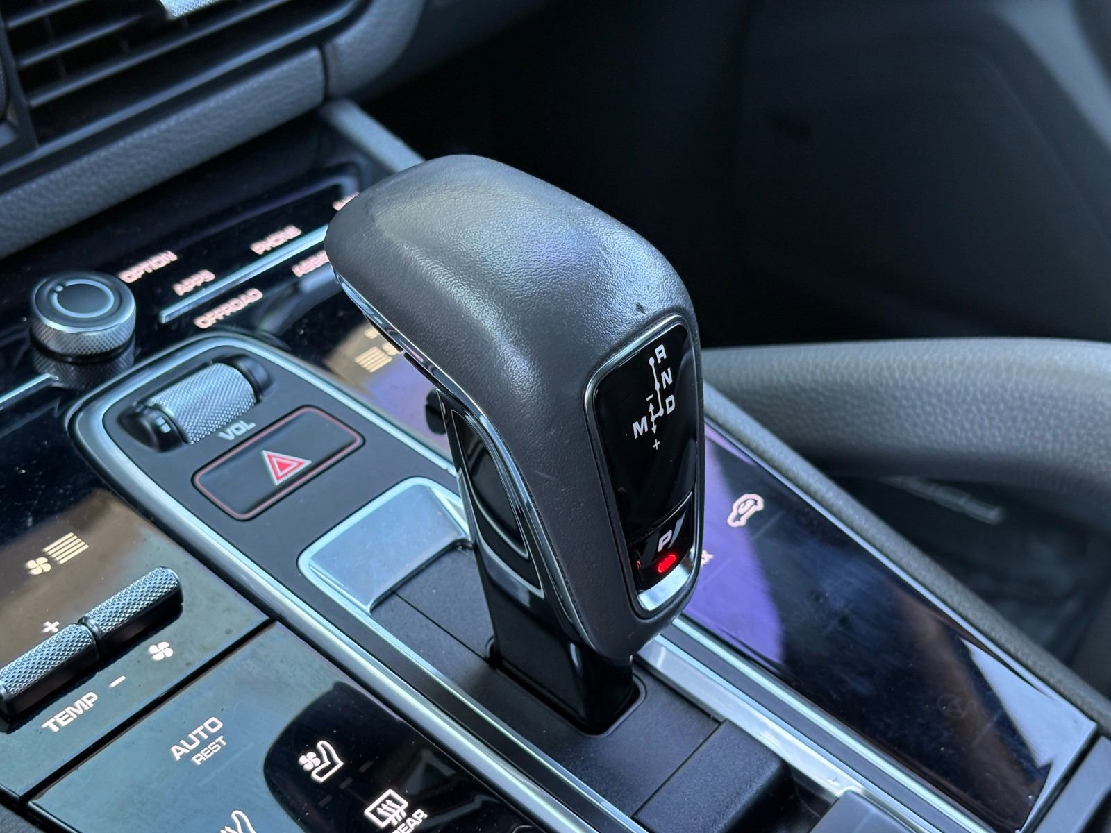 Used 2023 Porsche Cayenne Coupe AWD/4WD image 22