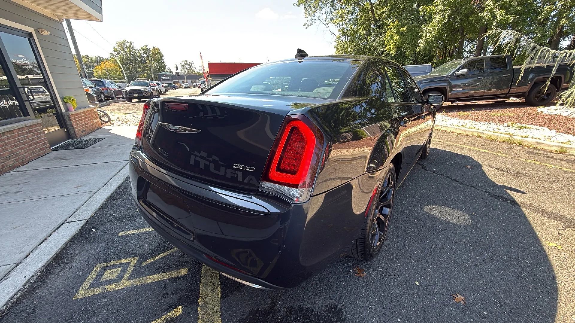 Used 2019 Chrysler 300 Touring w/ Sport Appearance Package image 6
