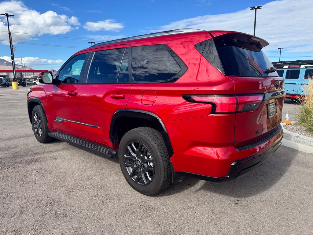Used 2025 Toyota Sequoia Platinum AWD/4WD image 3