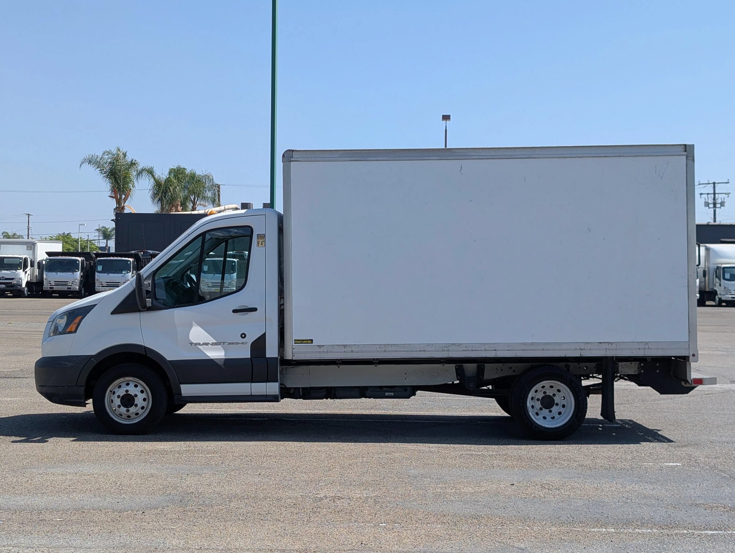 Used 2018 Ford Transit 350 156 DRW RWD image 4