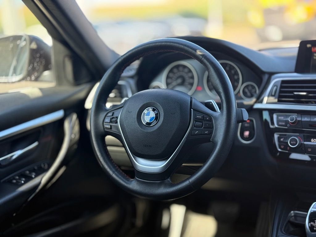 Used 2018 BMW 330i xDrive Sedan AWD/4WD image 12