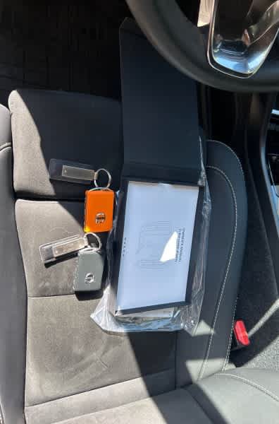 Used 2023 Volvo XC40 Recharge Ultimate AWD/4WD image 3