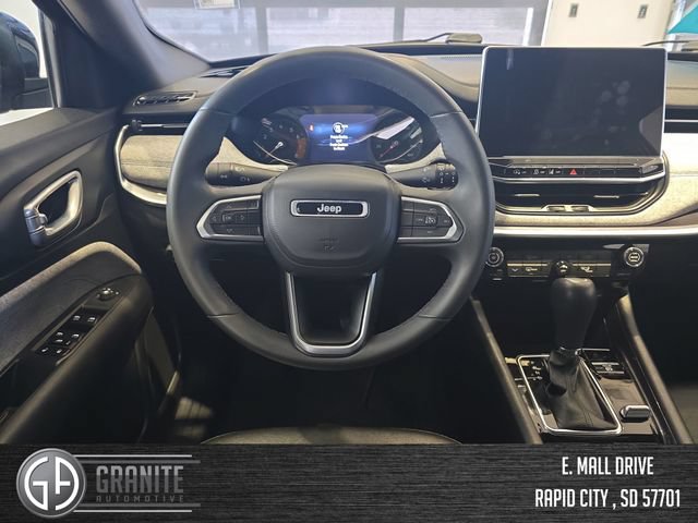 Used 2024 Jeep Compass Latitude AWD/4WD image 14