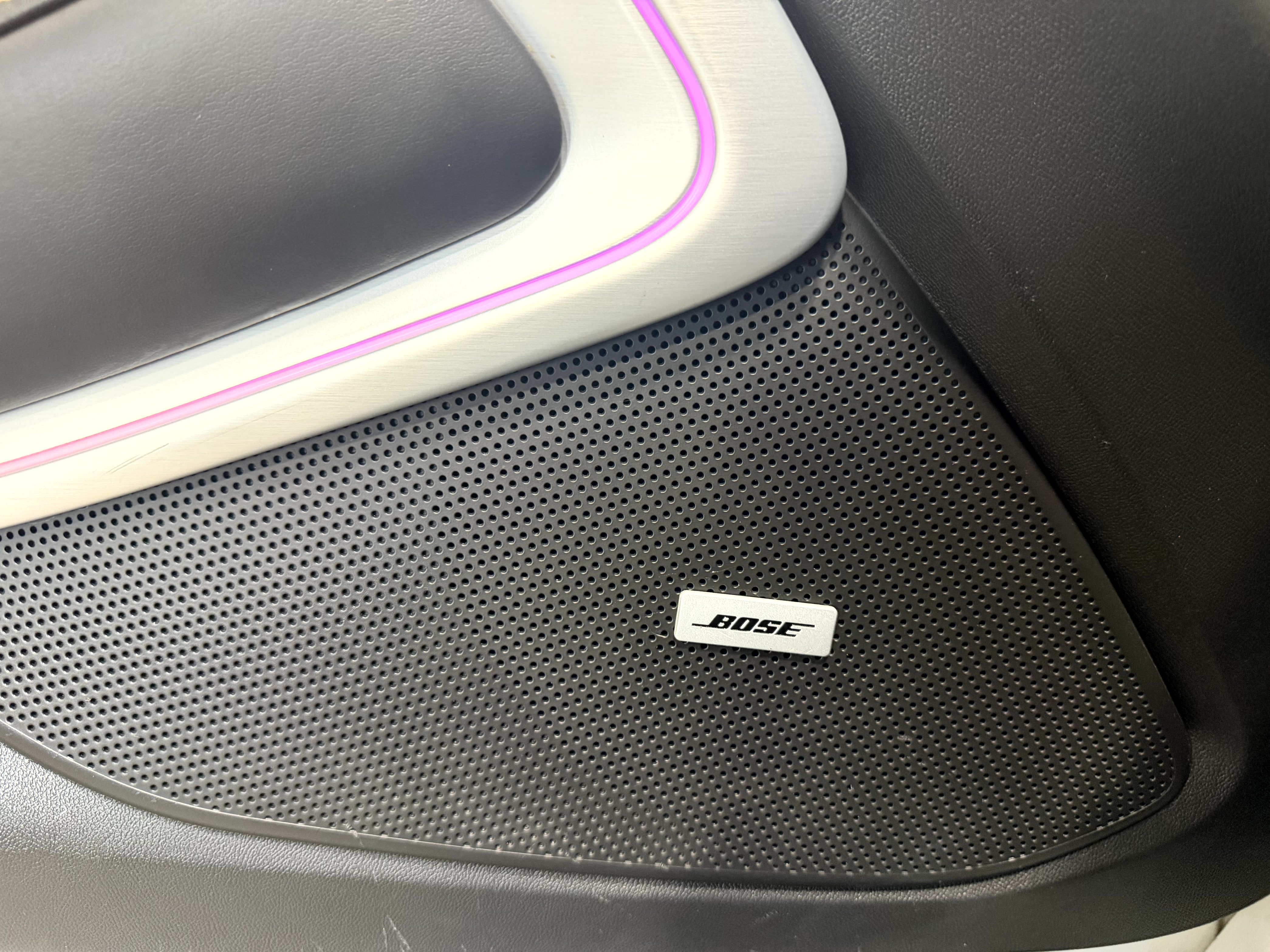Used 2019 Chevrolet Camaro LT RWD image 11