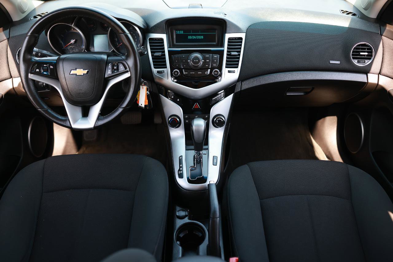 Used 2011 Chevrolet Cruze Eco FWD image 2