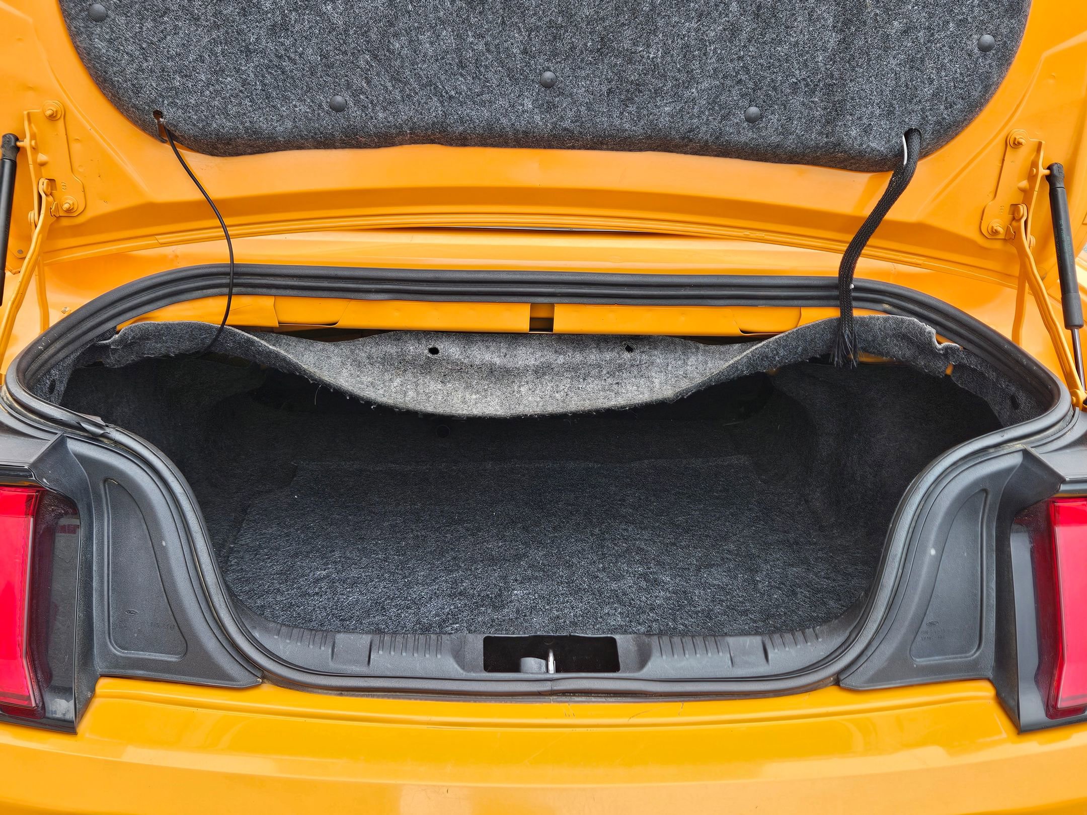 Used 2018 Ford Mustang Premium w/ Equipment Group 201A image 27