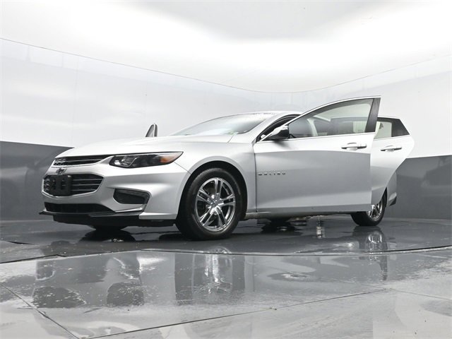 Used 2017 Chevrolet Malibu LT image 31