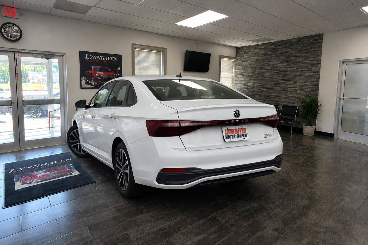 Used 2025 Volkswagen Jetta Sport FWD image 5