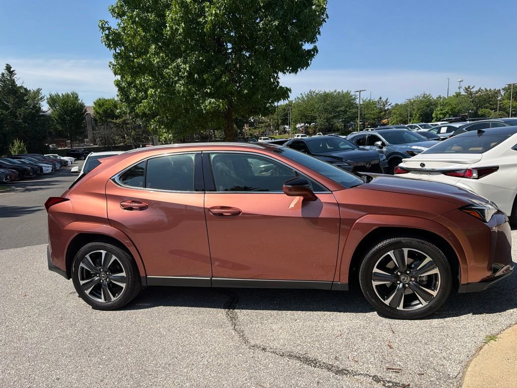 Certified 2025 Lexus UX 300h AWD w/ Accessory Package (Z1) image 10
