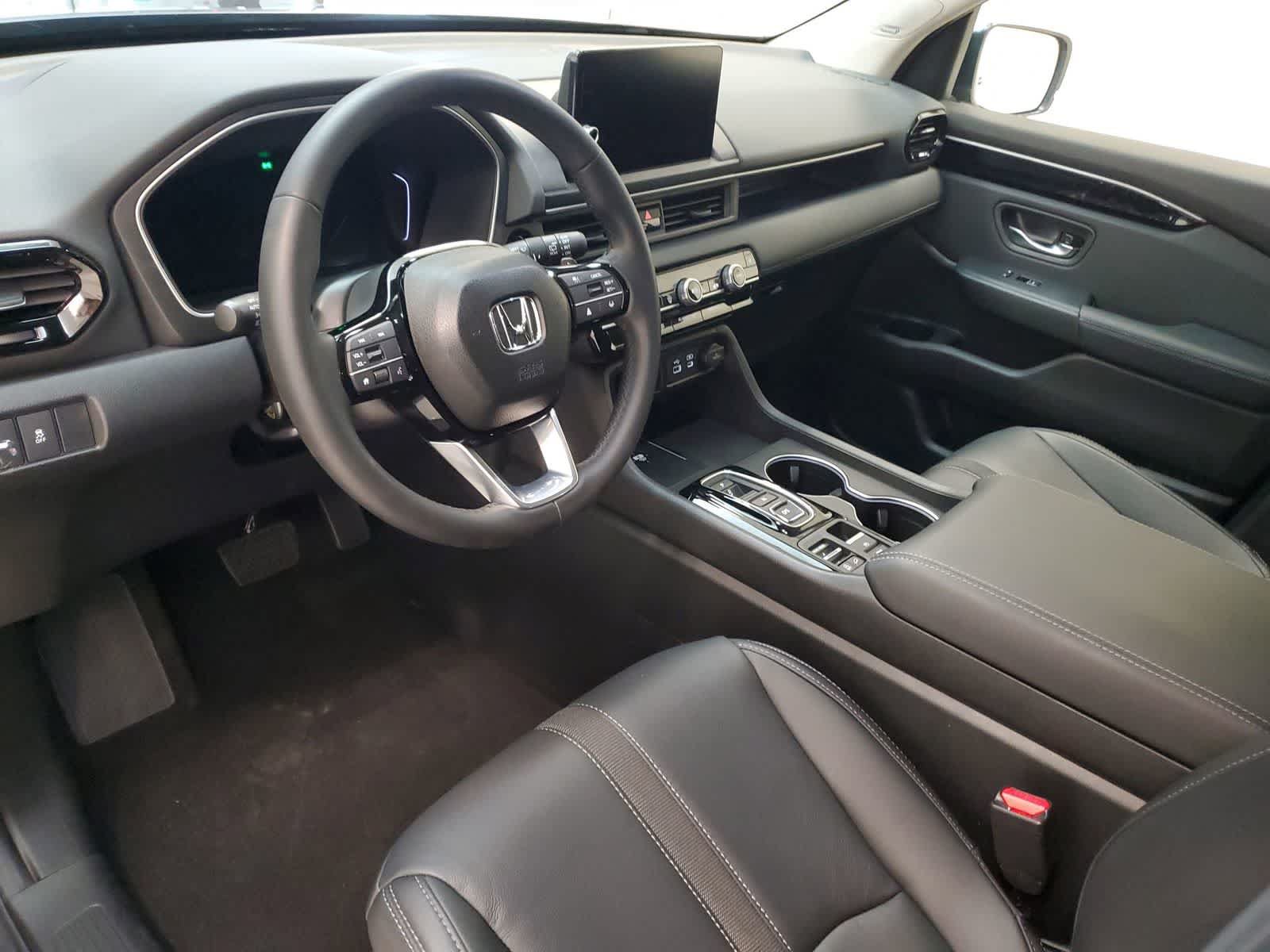 Certified 2025 Honda Pilot Touring image 2