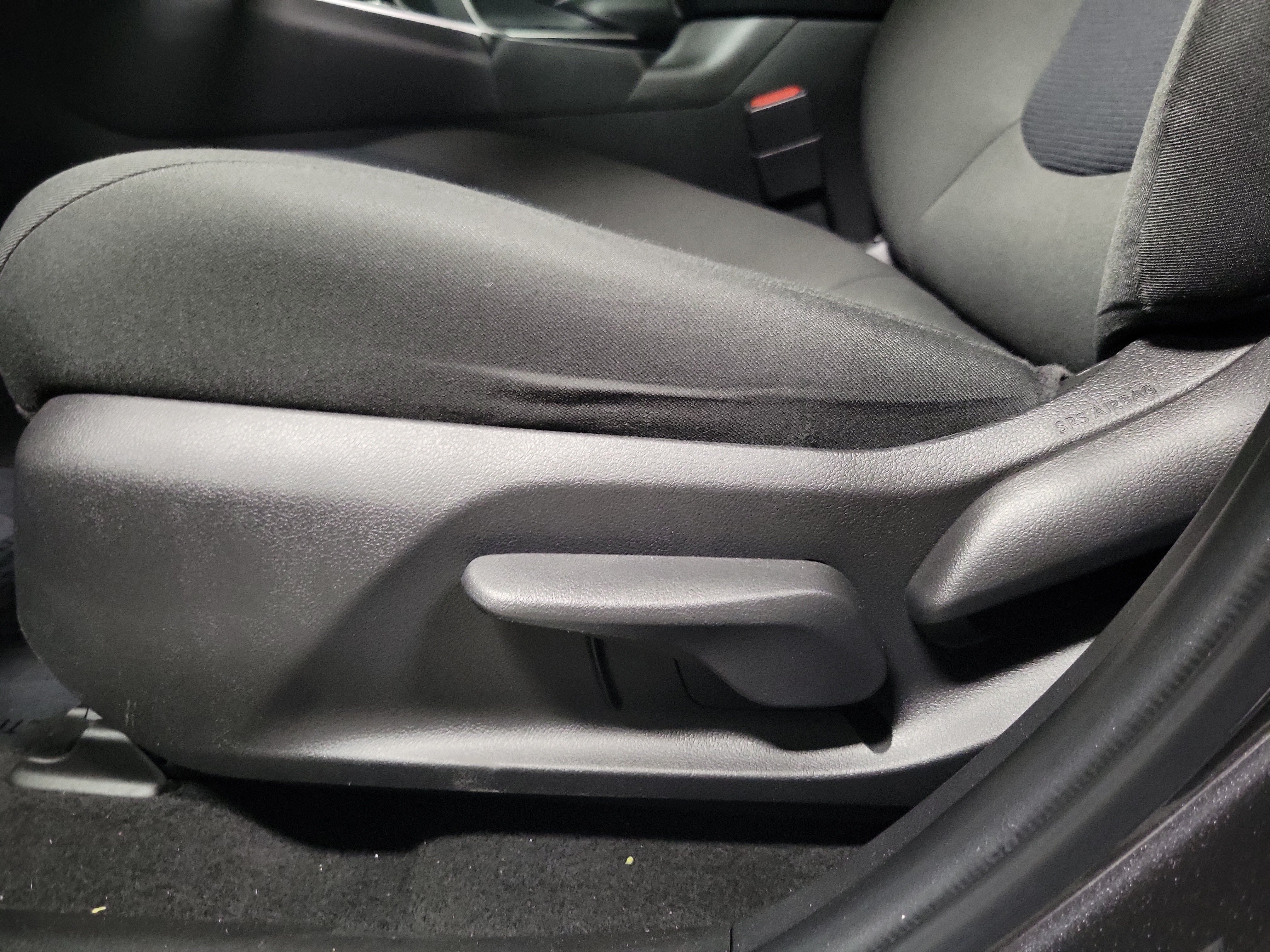 Used 2022 Toyota RAV4 LE AWD/4WD image 23