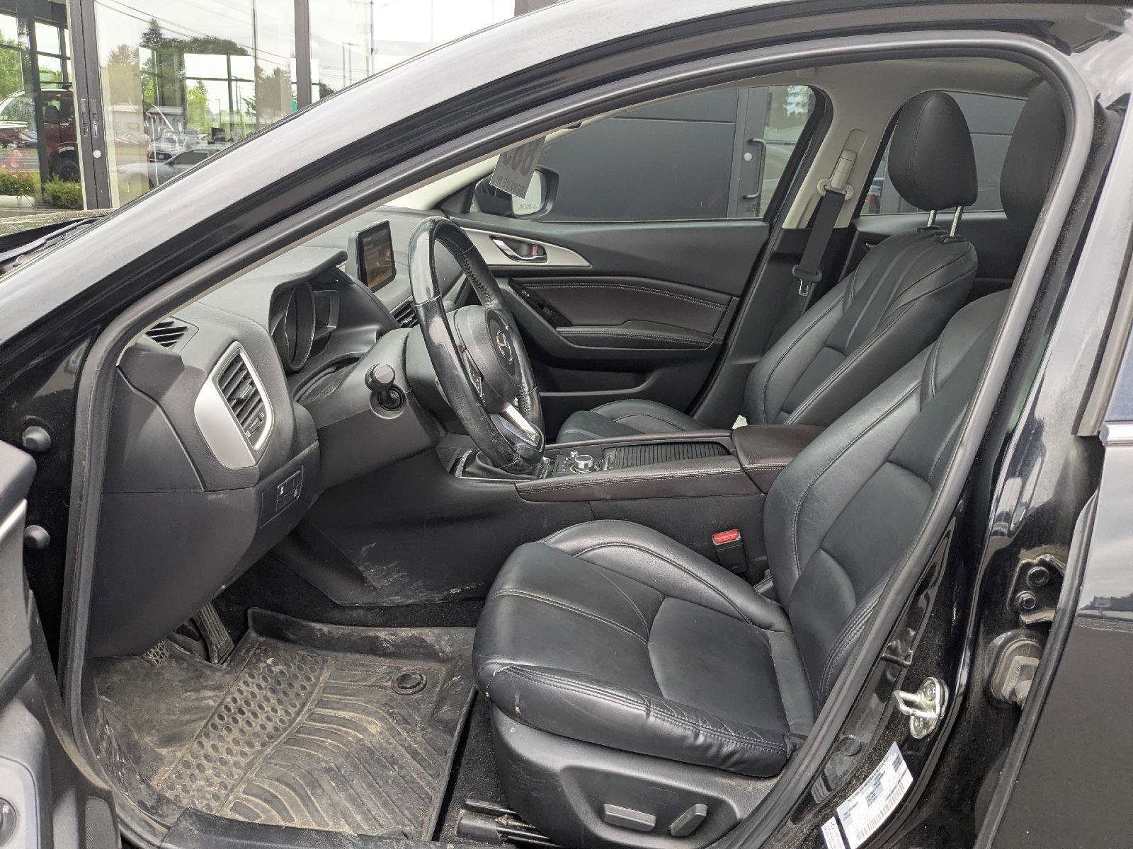 Used 2017 MAZDA MAZDA3 Touring w/ Popular Equipment Package FWD image 15