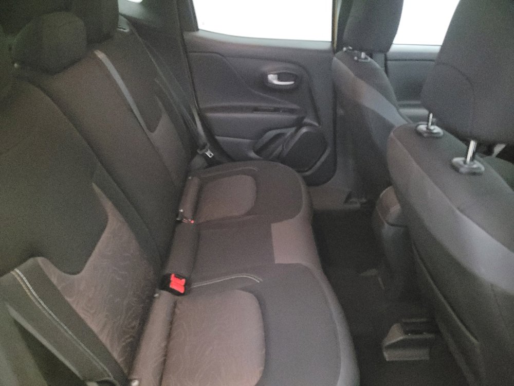 Used 2023 Jeep Renegade Latitude image 19