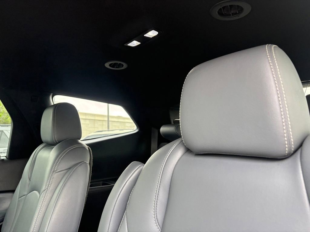 Used 2024 Buick Enclave Premium image 28