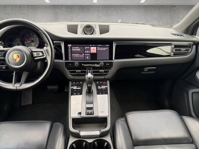 Used 2024 Porsche Macan AWD/4WD image 3