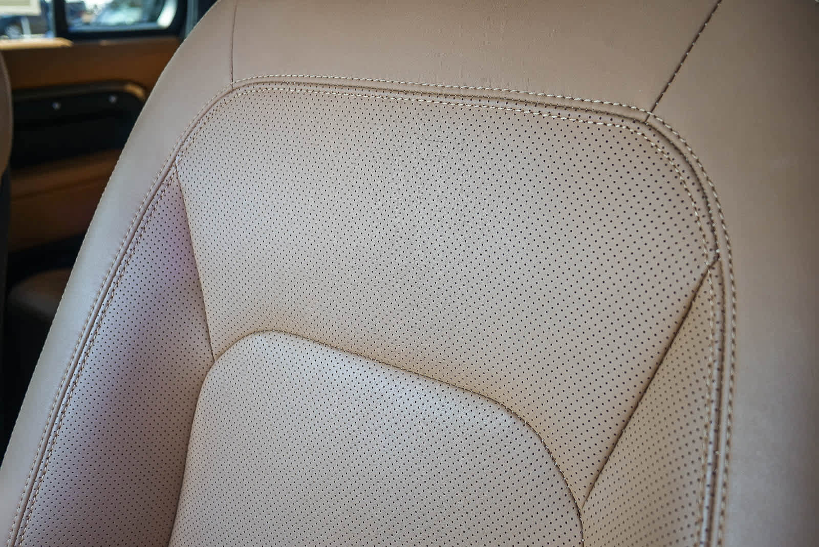 Used 2024 Land Rover Defender 130 S image 21