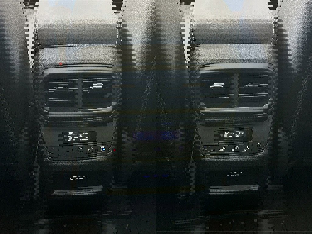 New 2025 Honda Pilot Touring image 32