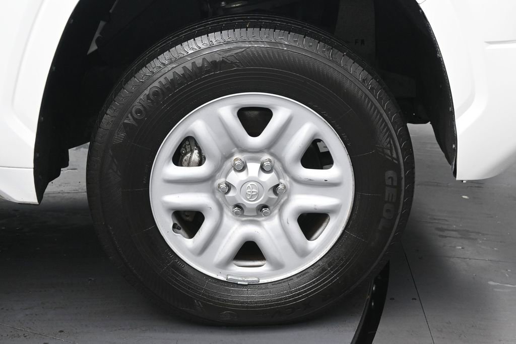 Used 2024 Toyota Tundra SR w/ SR Tow Package AWD/4WD image 31