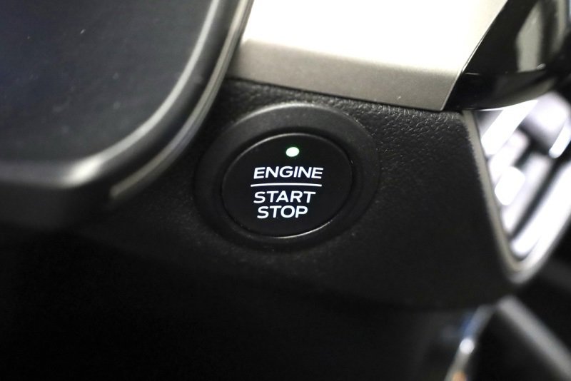 Used 2022 Ford Escape SE w/ SE Sport Appearance Package image 24