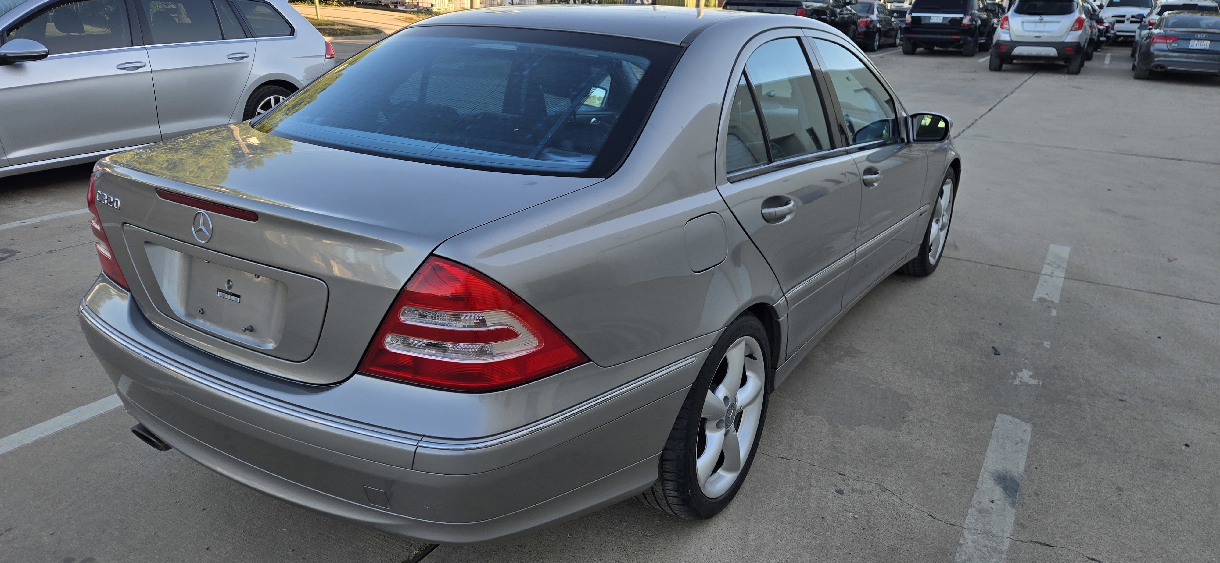 Used 2004 Mercedes-Benz C 320 Sedan image 8