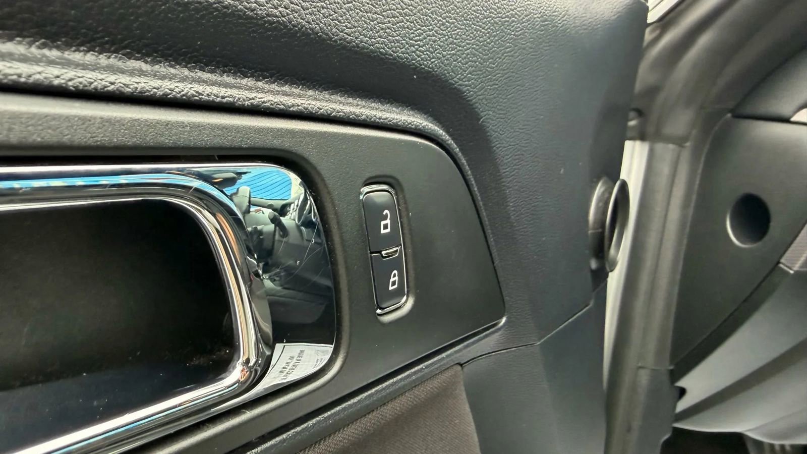 Used 2016 Ford Mustang Coupe image 24