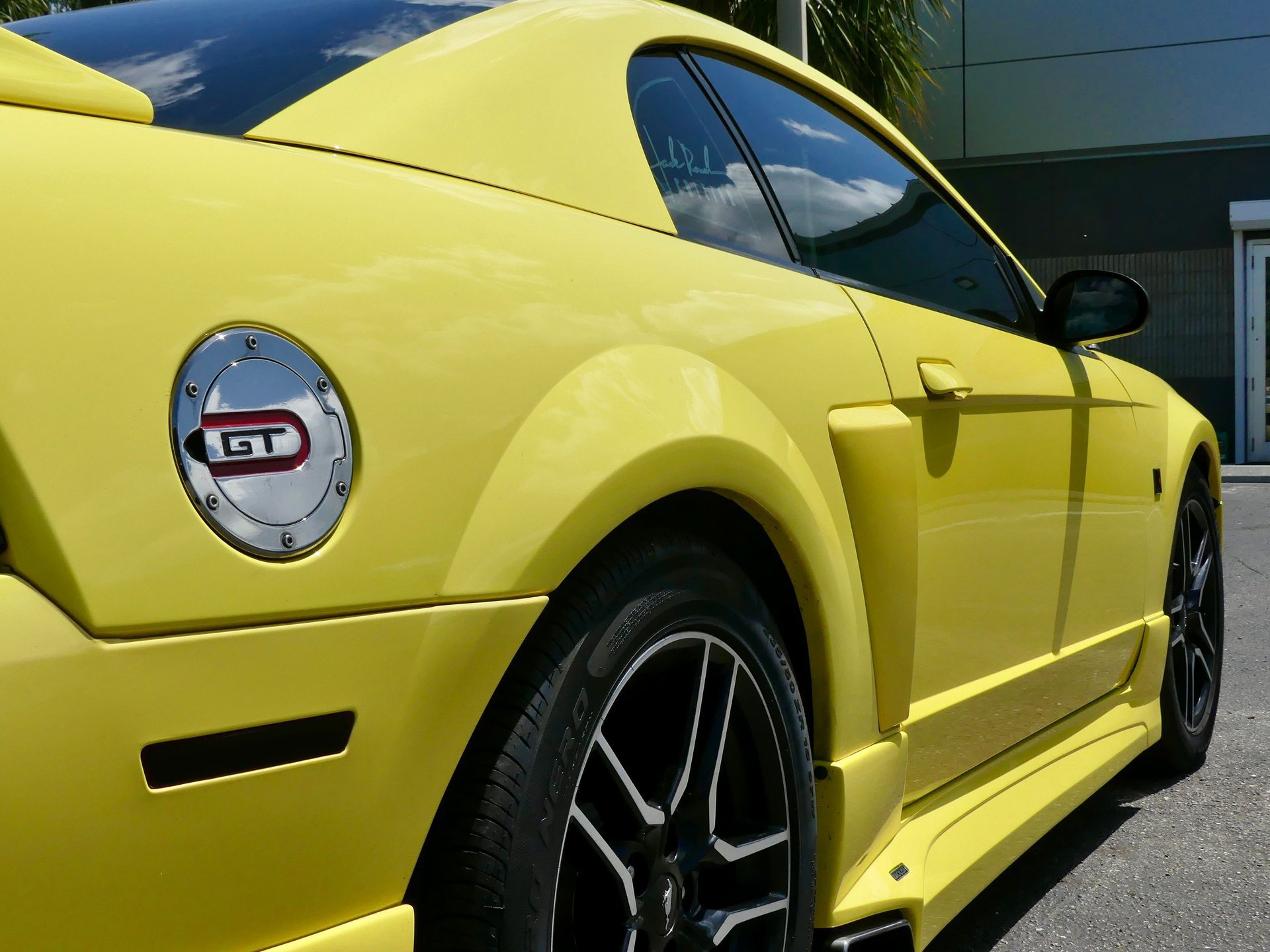 Used 2001 Ford Mustang GT RWD image 40