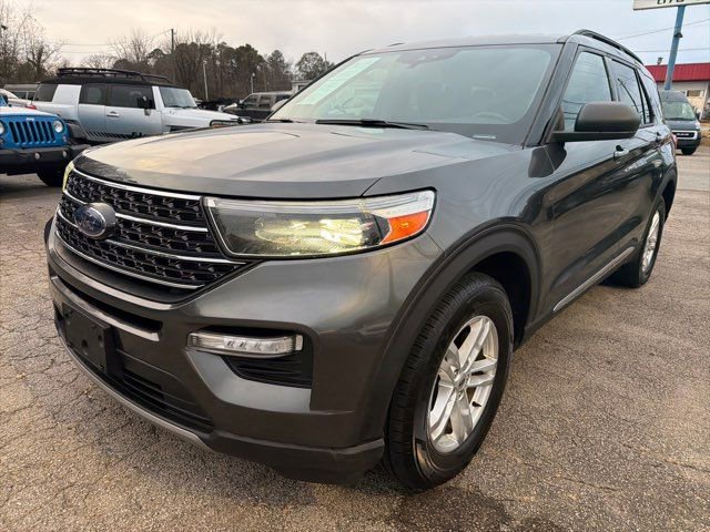Used 2020 Ford Explorer XLT w/ Equipment Group 202A image 3