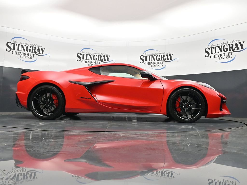Used 2025 Chevrolet Corvette Z06 image 24