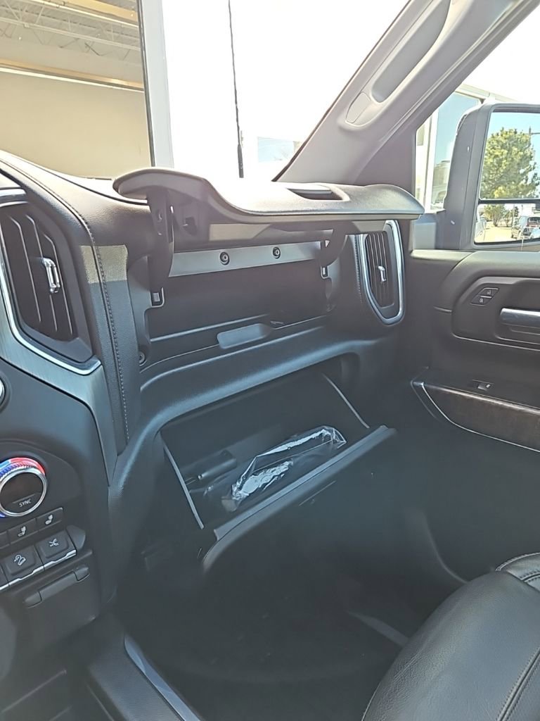 Used 2022 GMC Sierra 3500 Denali w/ Denali Ultimate Package image 30