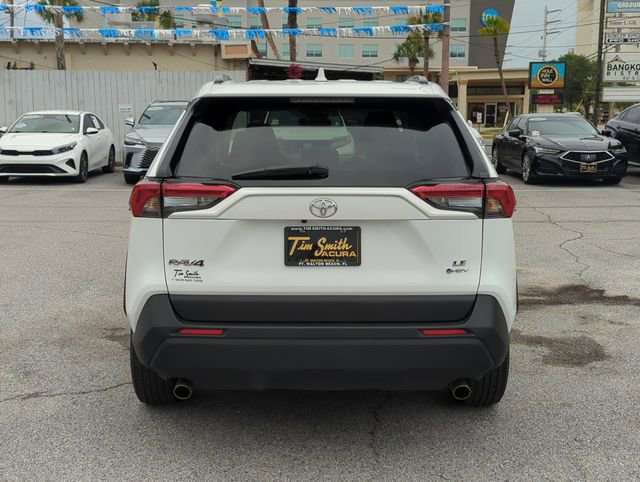 Used 2025 Toyota RAV4 LE AWD/4WD image 5