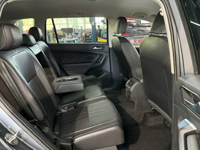 Used 2024 Volkswagen Tiguan SE AWD/4WD image 9