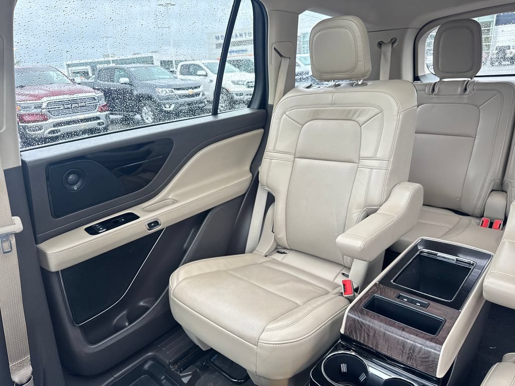 Used 2020 Lincoln Aviator Reserve w/ Equipment Group 201A AWD/4WD image 13