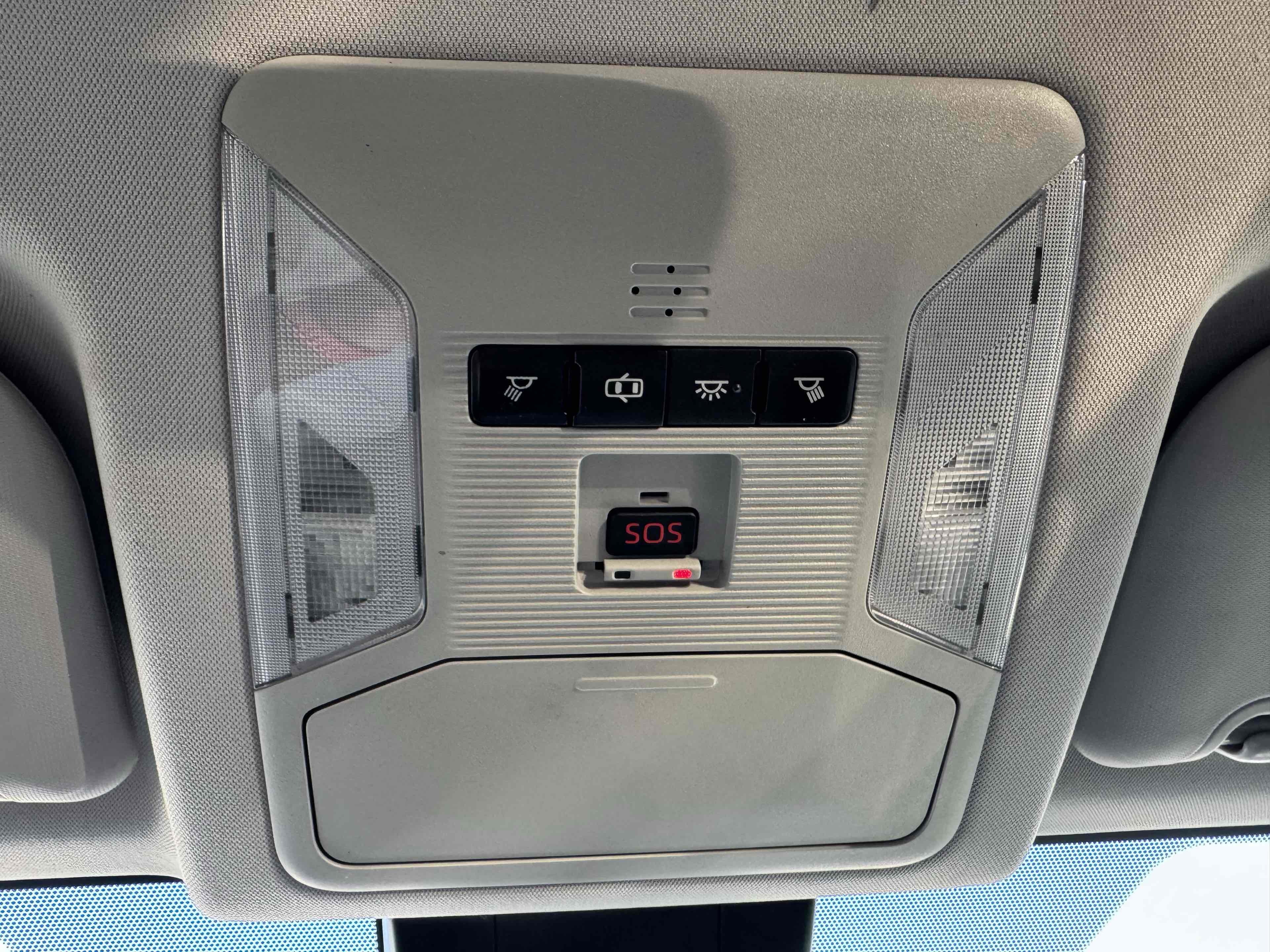 Used 2019 Toyota RAV4 LE w/ Carpet Mat Package image 33