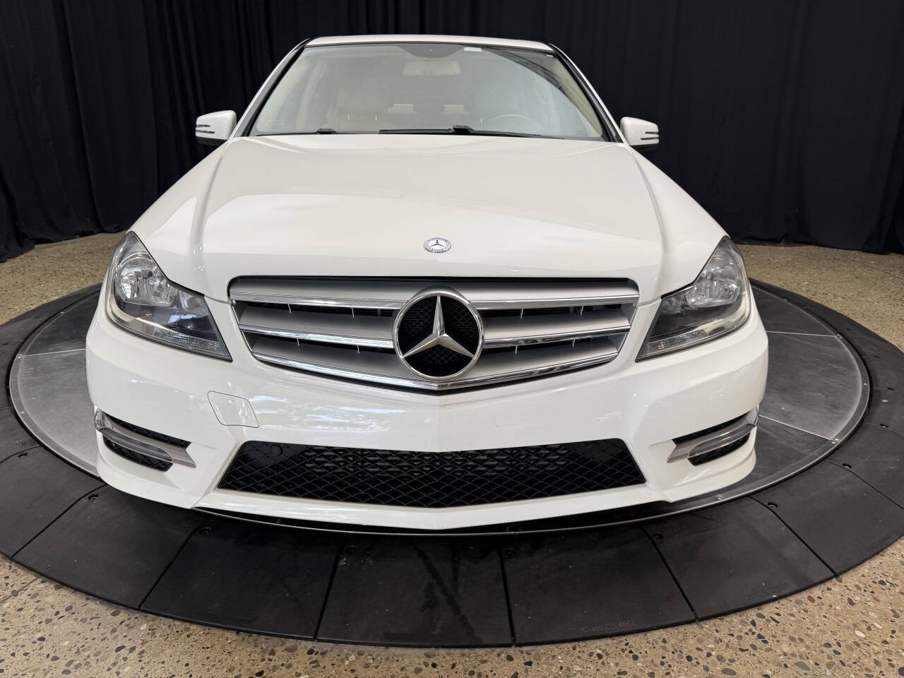 Used 2013 Mercedes-Benz C 250 Sedan image 13