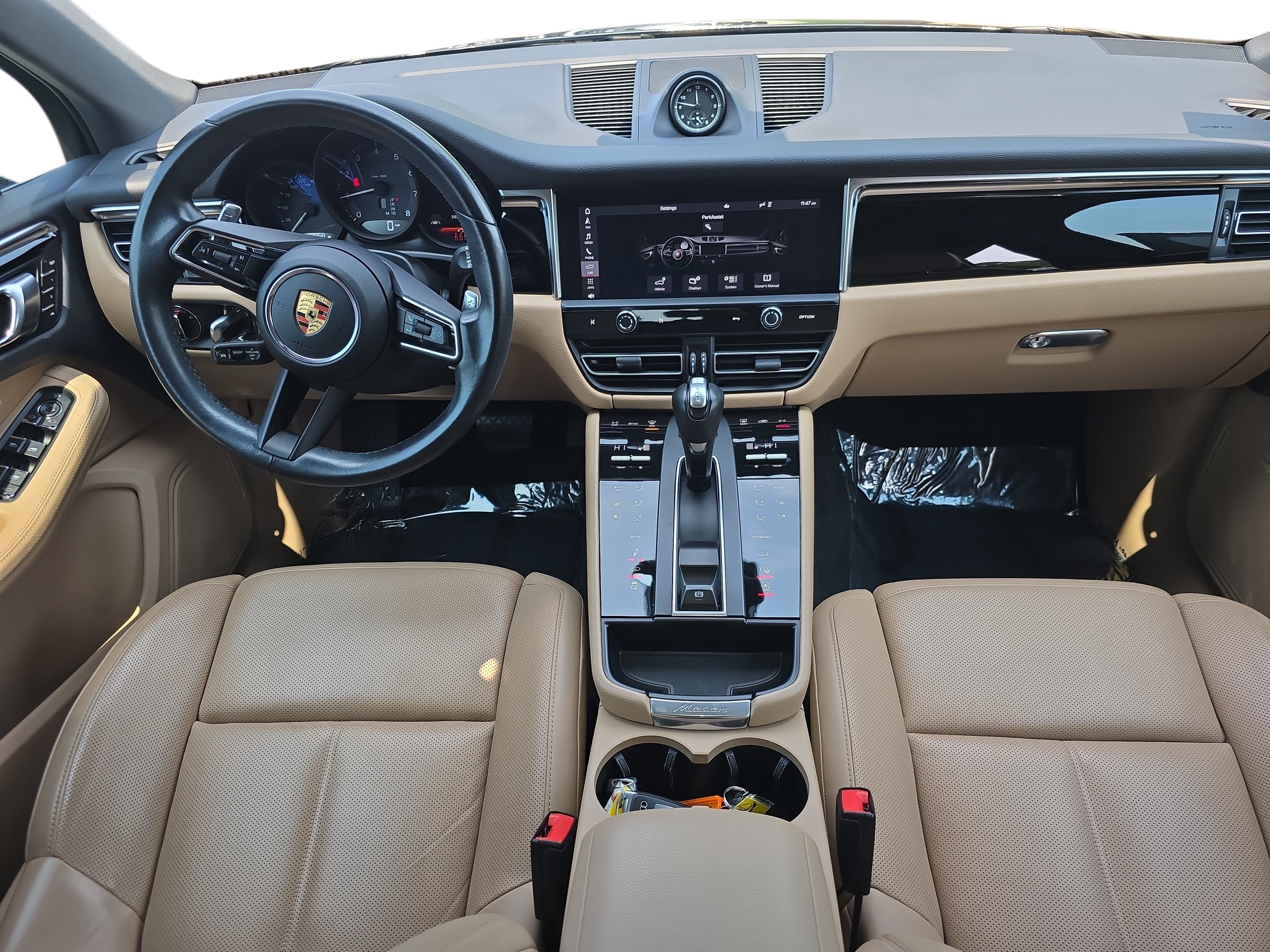 Used 2023 Porsche Macan Turbo AWD/4WD image 9
