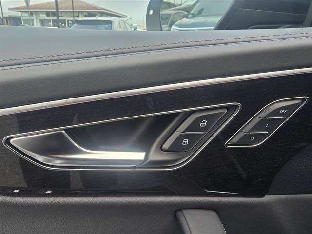 New 2025 Audi Q8 Prestige image 21