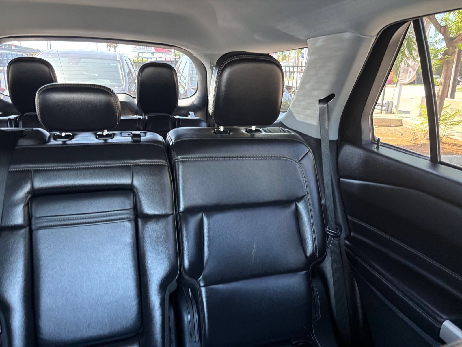 Used 2024 Ford Explorer XLT w/ Equipment Group 202A RWD image 39