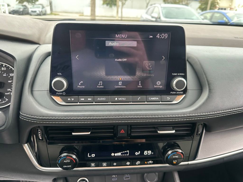 Used 2023 Nissan Rogue SV image 28