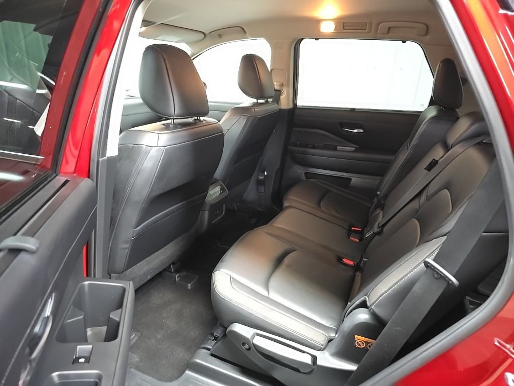 Used 2023 Nissan Pathfinder SL w/ Lighting Package (N92) image 30