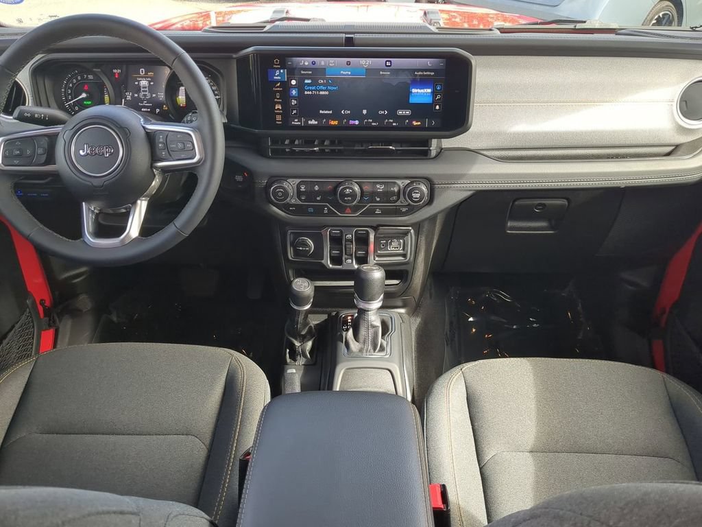 Used 2025 Jeep Wrangler Unlimited Sahara AWD/4WD image 15