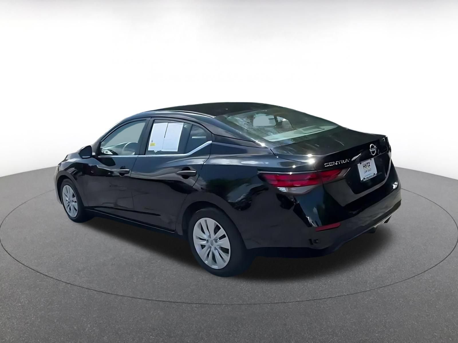 Used 2025 Nissan Sentra S FWD image 9