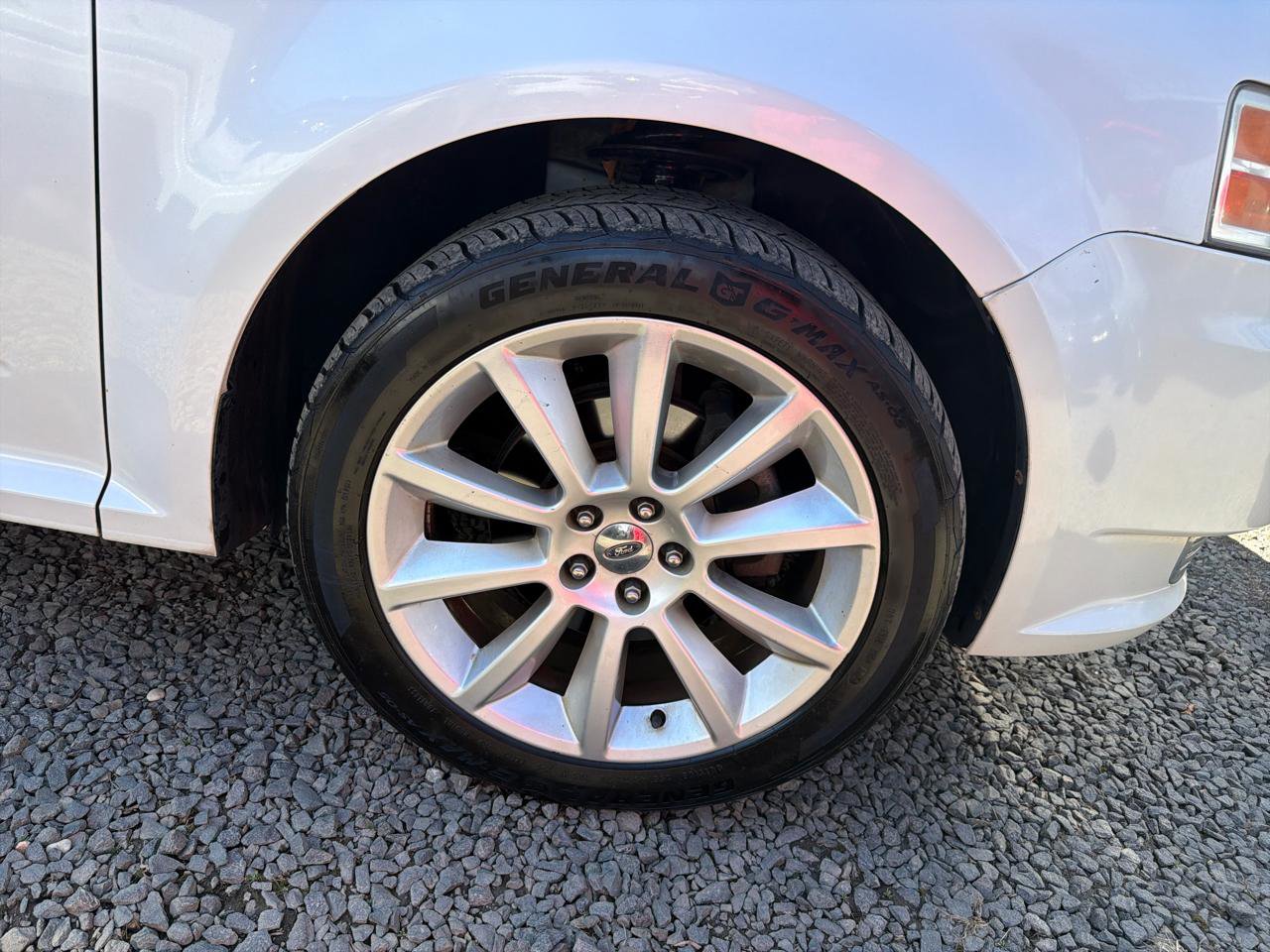 Used 2011 Ford Flex Limited w/ Rapid Spec Order Code image 4