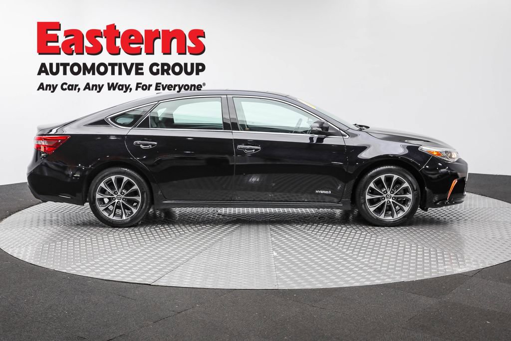 Used 2018 Toyota Avalon XLE Premium image 4