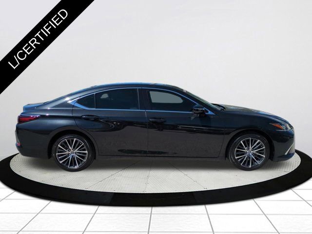Certified 2022 Lexus ES 350 w/ Premium Package image 3