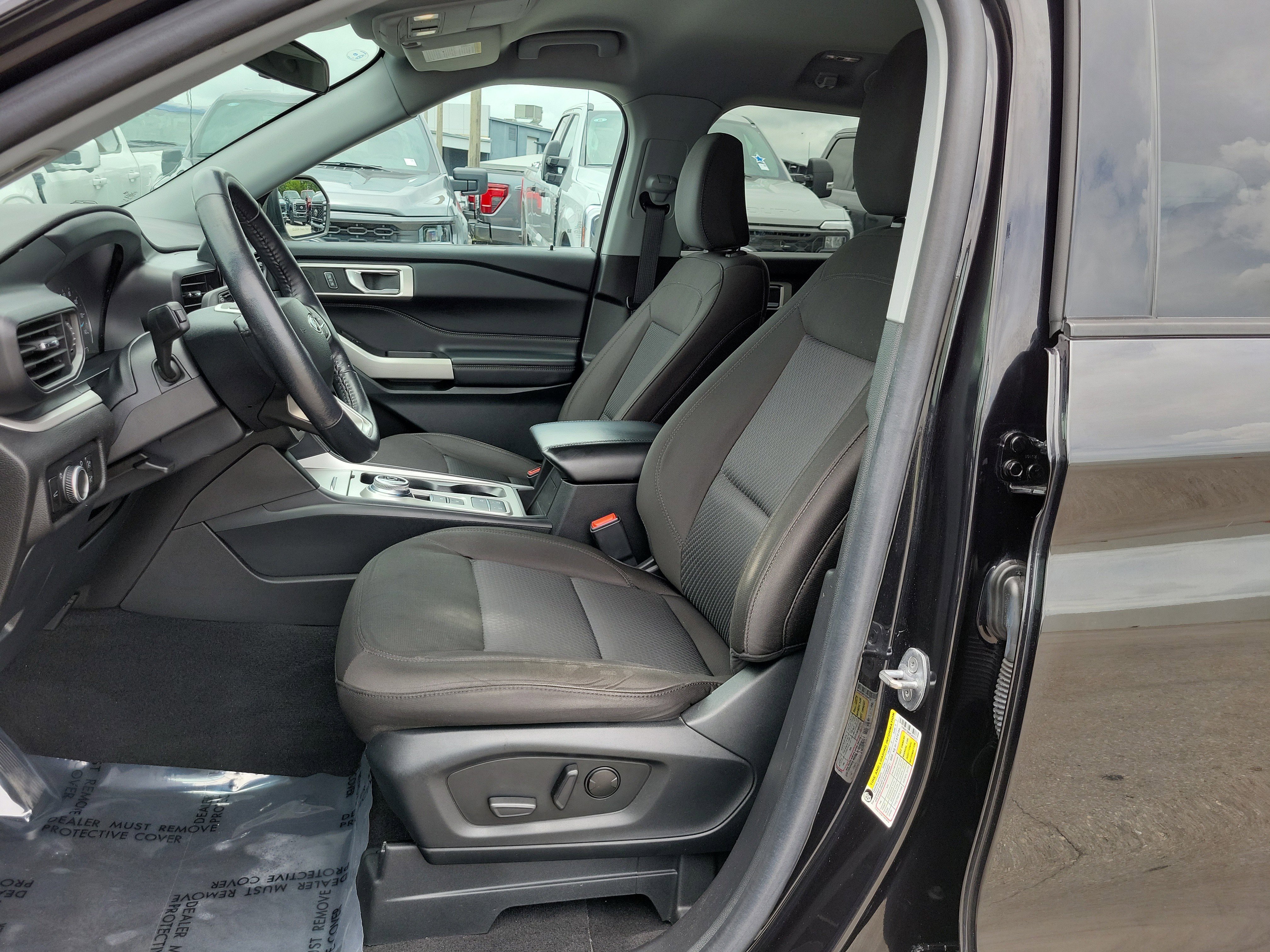 Used 2023 Ford Explorer XLT RWD image 10