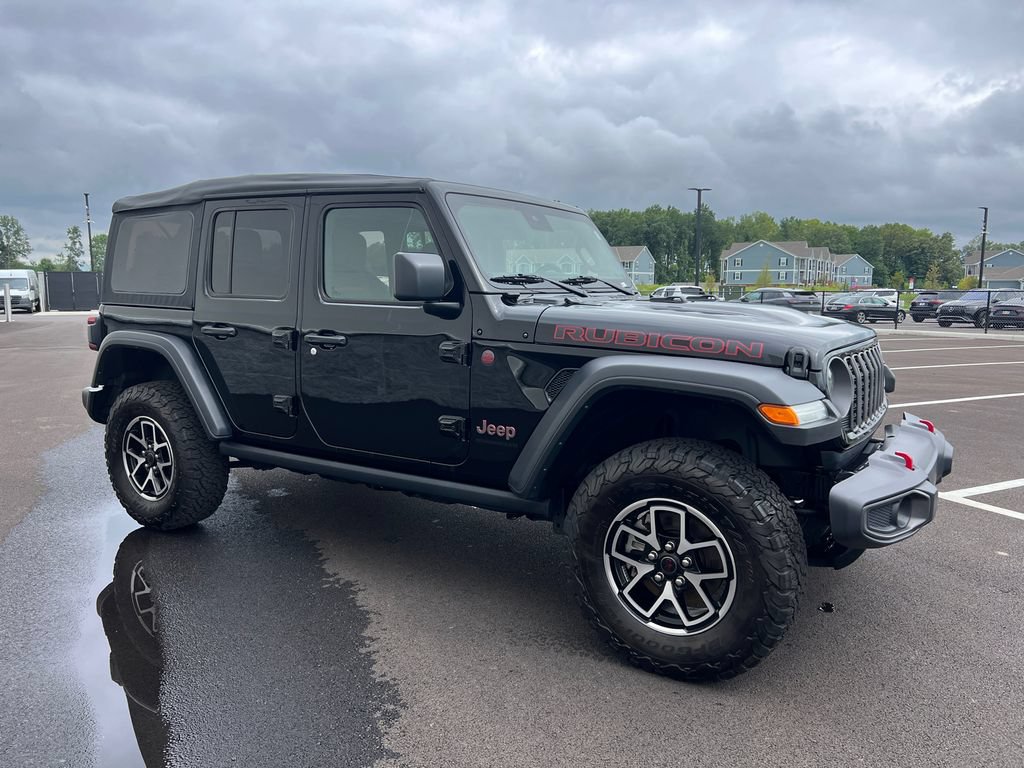 Used 2025 Jeep Wrangler Unlimited Rubicon AWD/4WD image 2