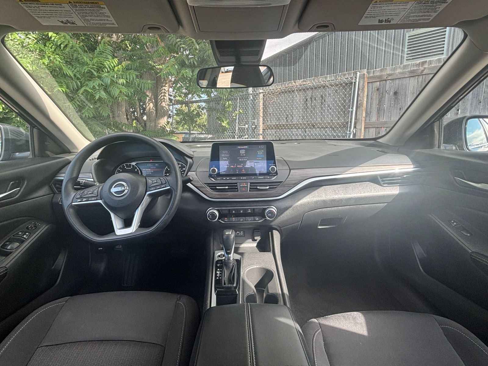 Used 2025 Nissan Altima 2.5 SV FWD image 31