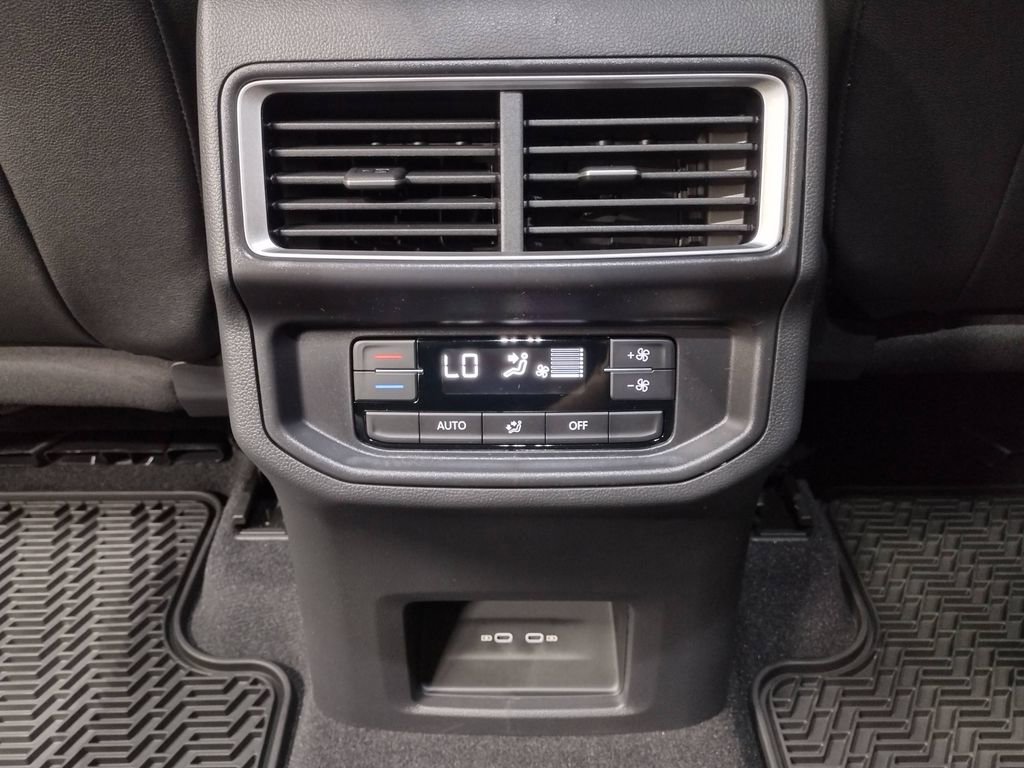 New 2025 Volkswagen Atlas SE image 36