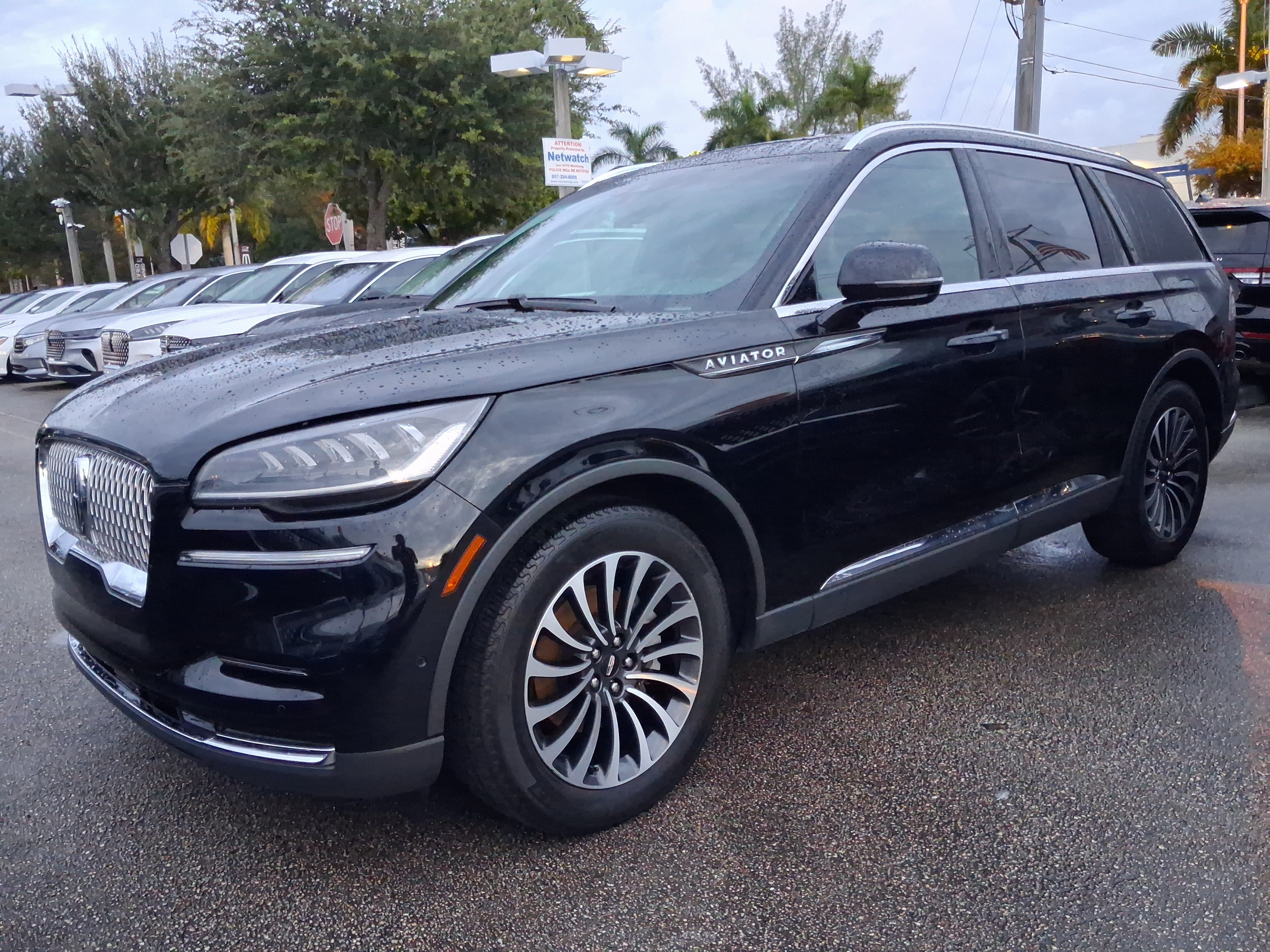 Certified 2023 Lincoln Aviator Reserve RWD image 2