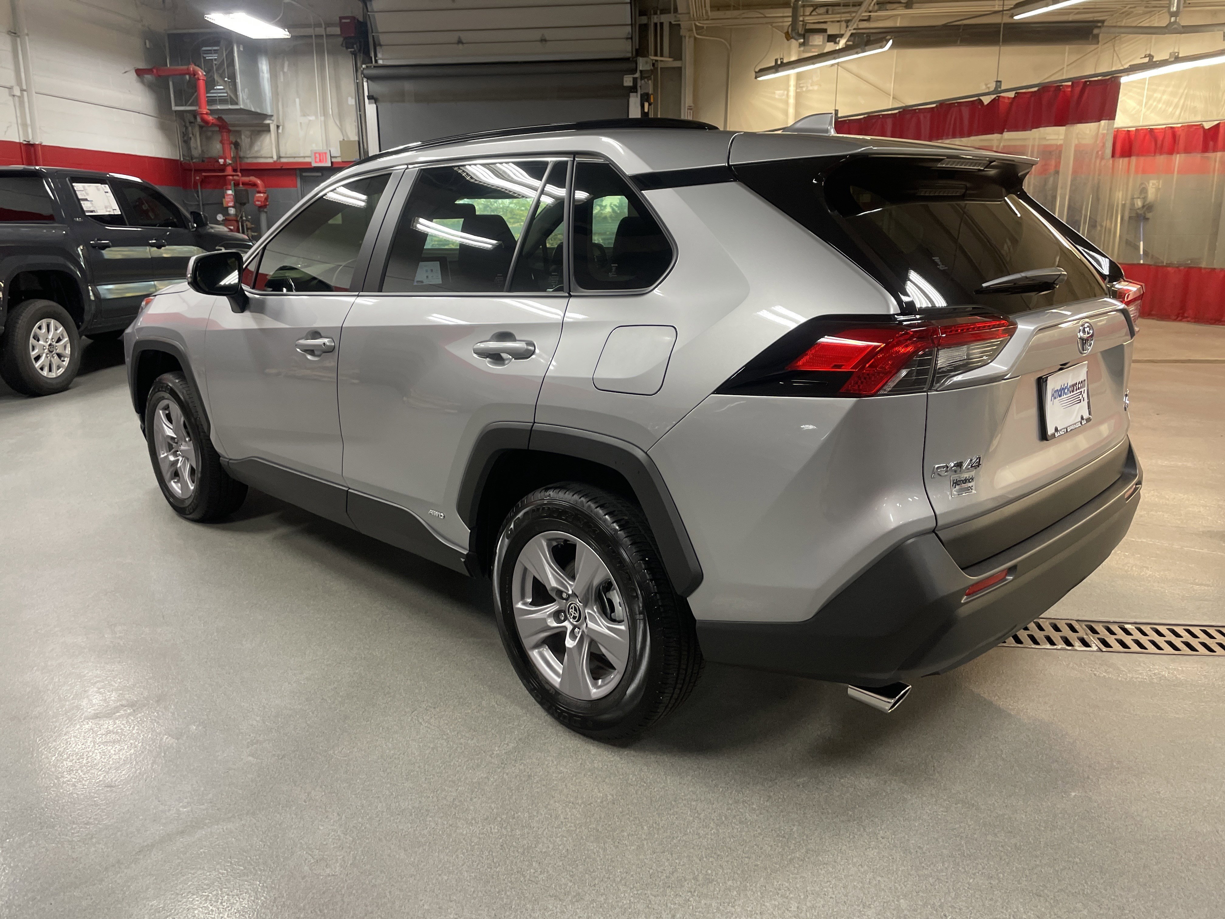 Used 2025 Toyota RAV4 XLE image 8